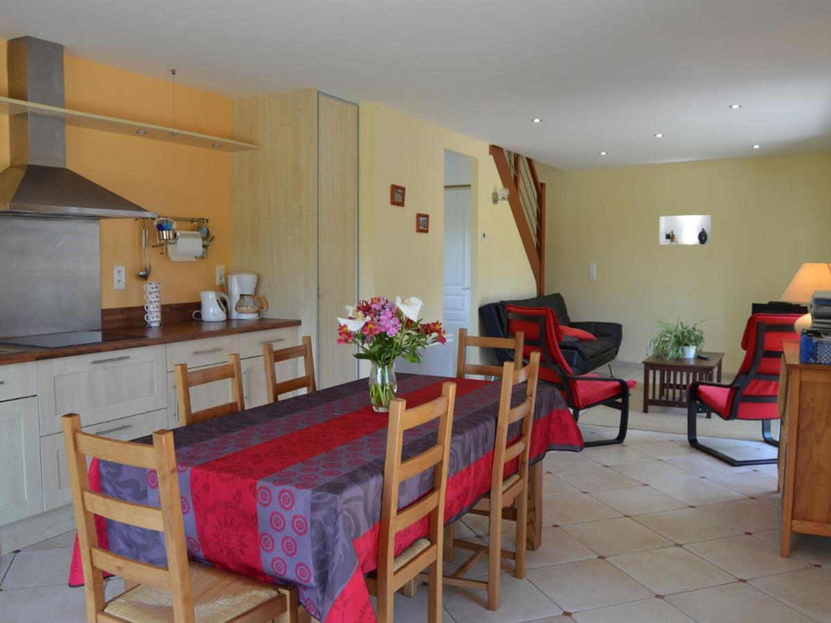 Cosy Chalet With Private Garden In Normandy Isigny-le-Buat Room photo